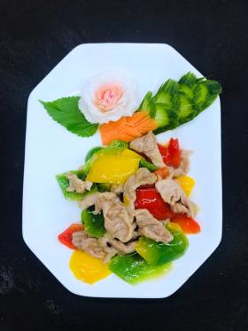 彩椒肉片